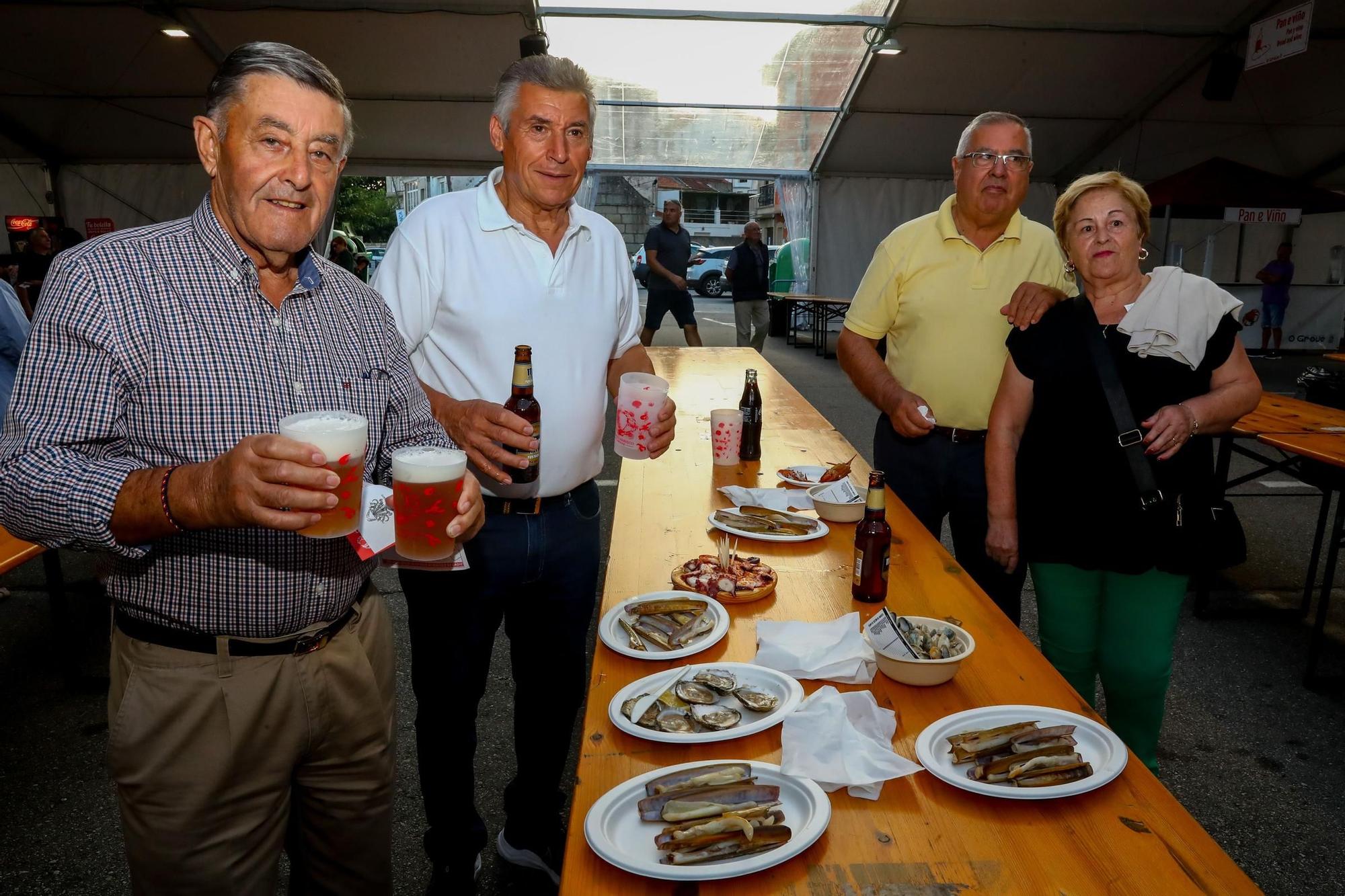 La jornada inaugural de la Festa do Marisco de O Grove.