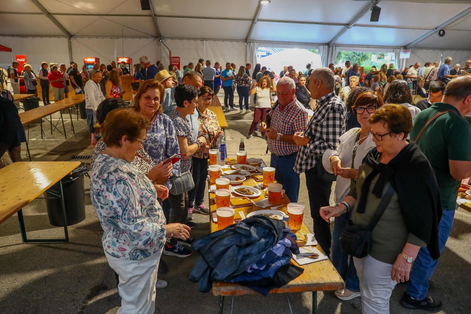 La jornada inaugural de la Festa do Marisco de O Grove.