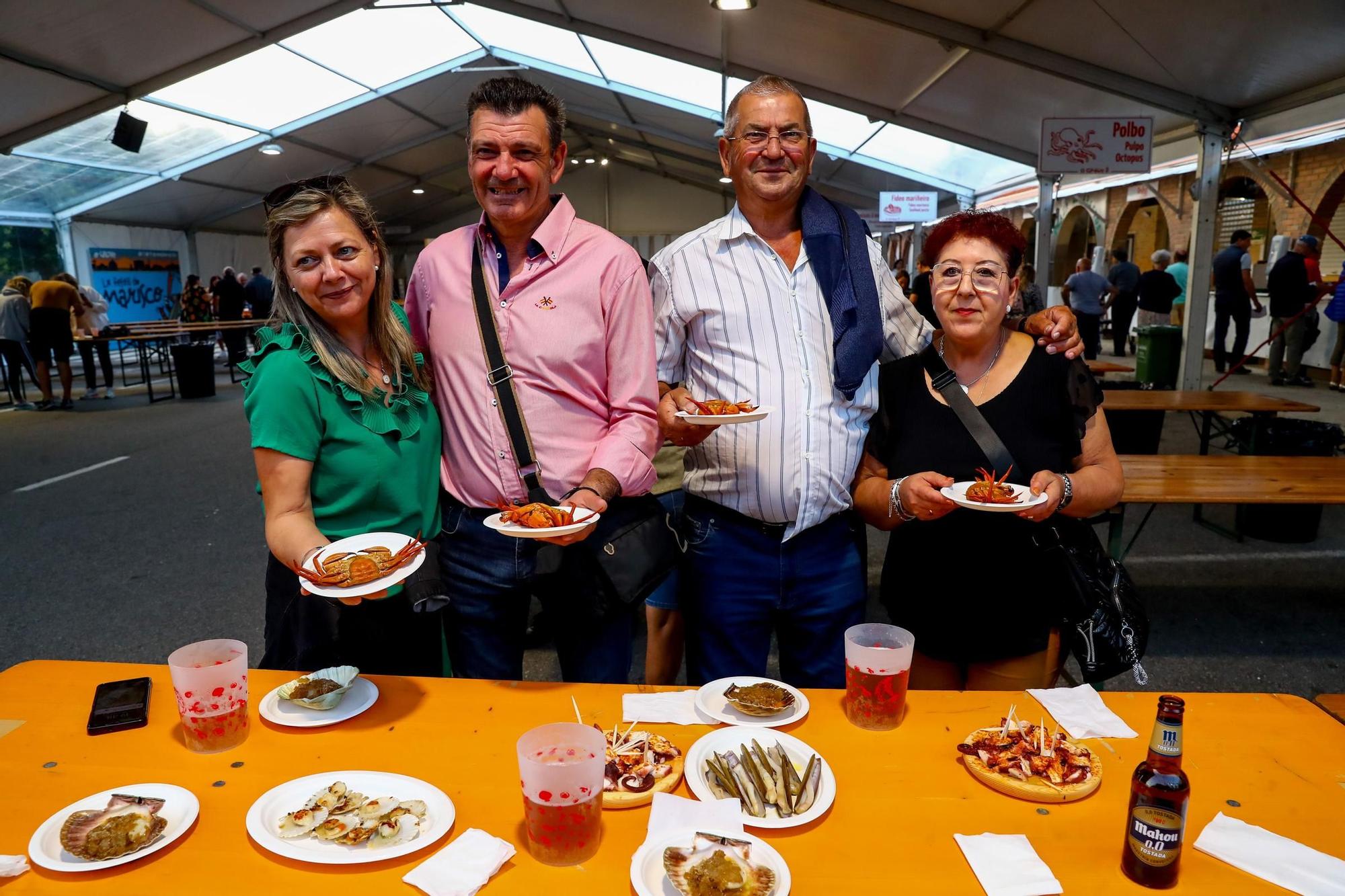 La jornada inaugural de la Festa do Marisco de O Grove.