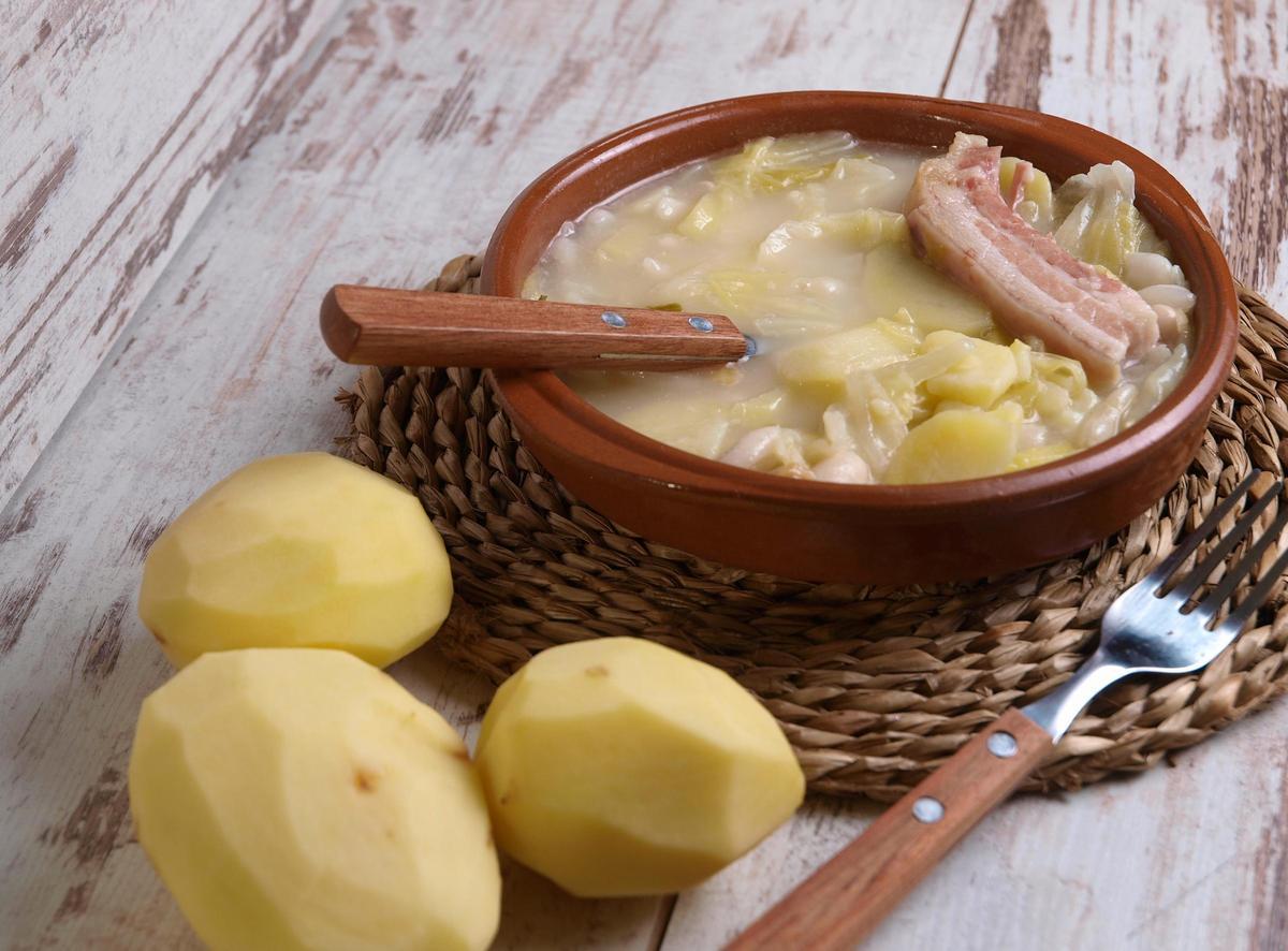 Caldo gallego.