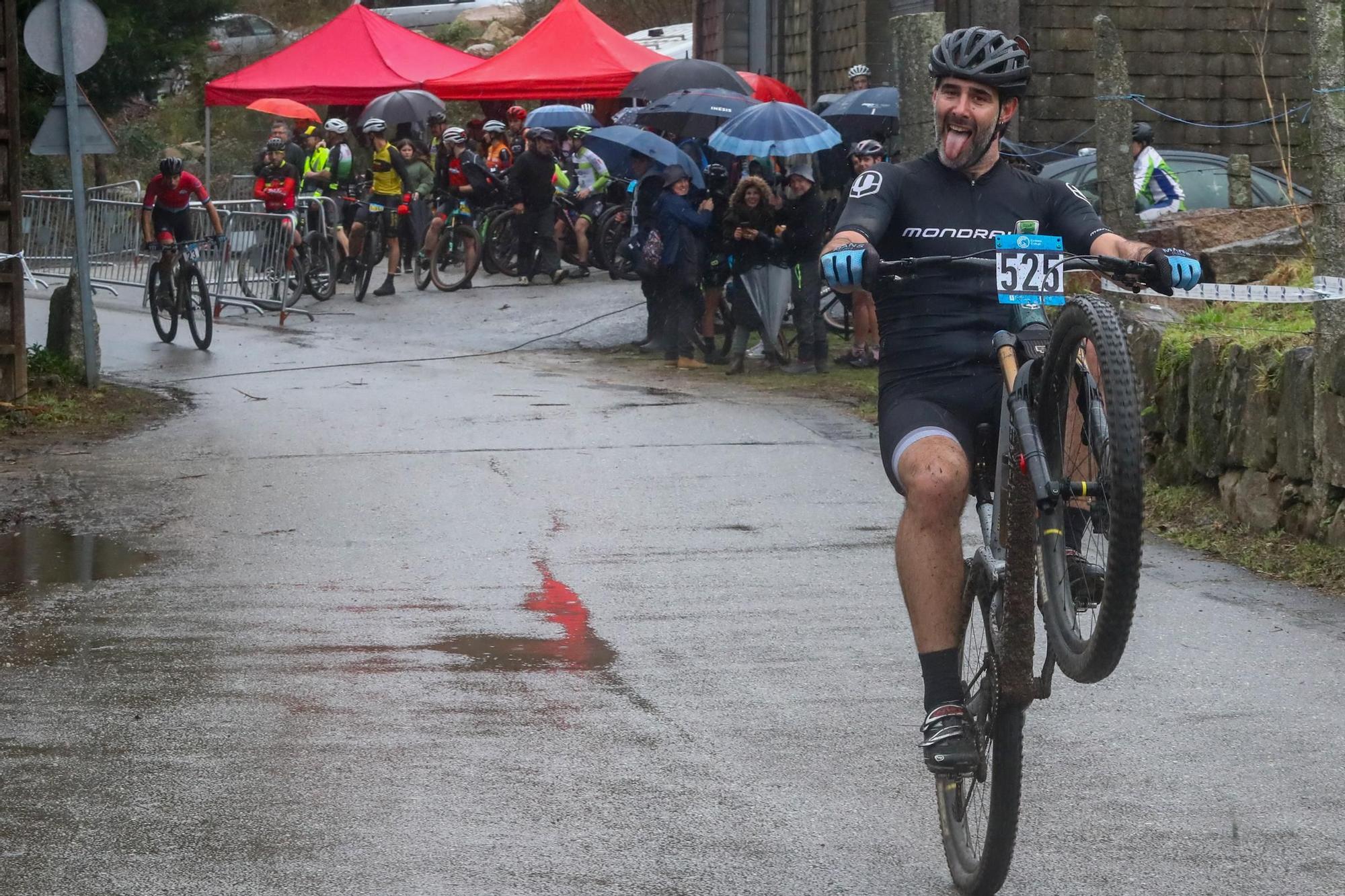 El monte Xiabre se convierte en el paraíso de la bicicleta de montaña