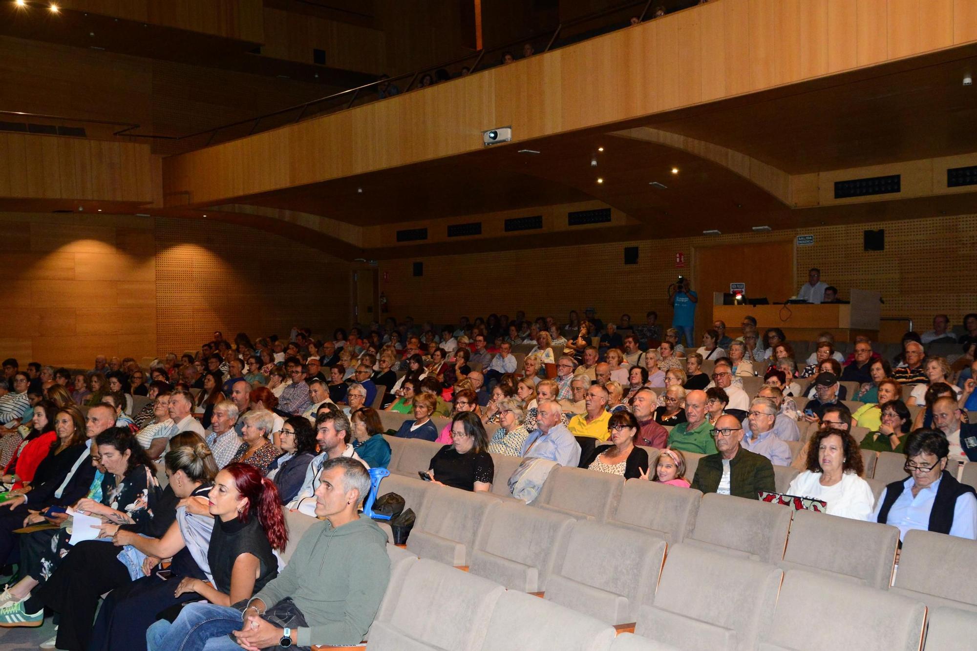 La IX Gala Benéfica Contra el Cáncer en Cangas