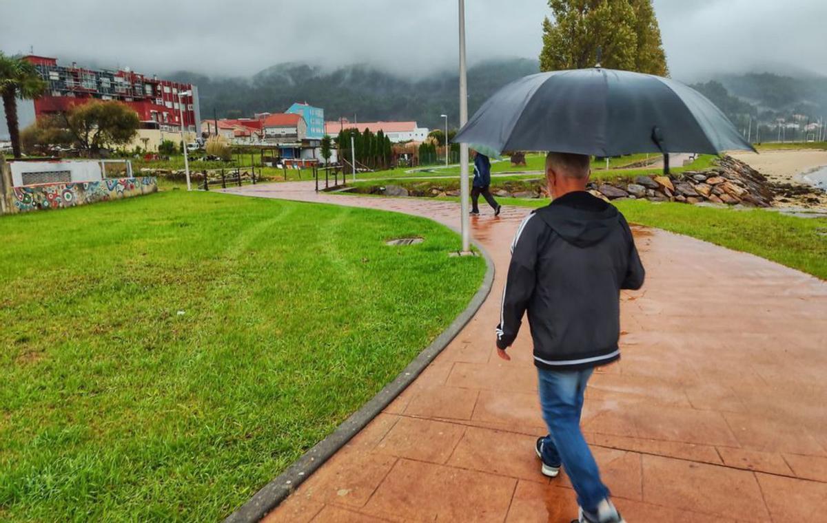 La escollera por donde el conductor precipitó el coche.   | // S.Á.