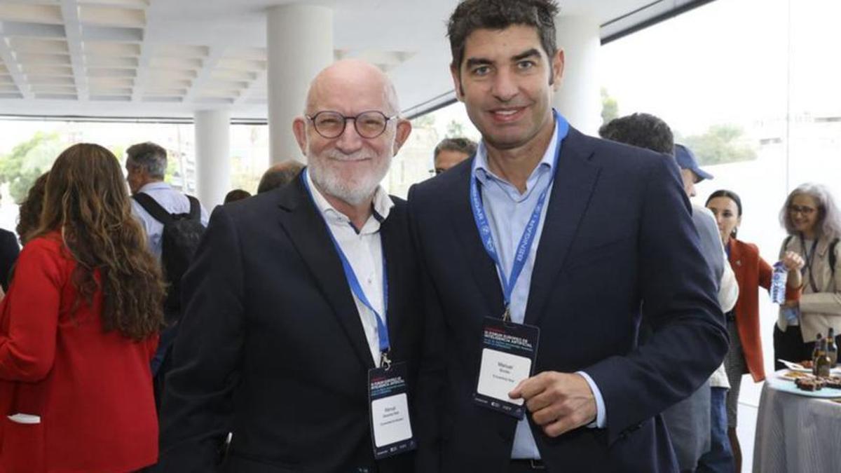 El catedrático Manuel Desantes y el presidente de Encuentros Now, Manuel Bonilla.