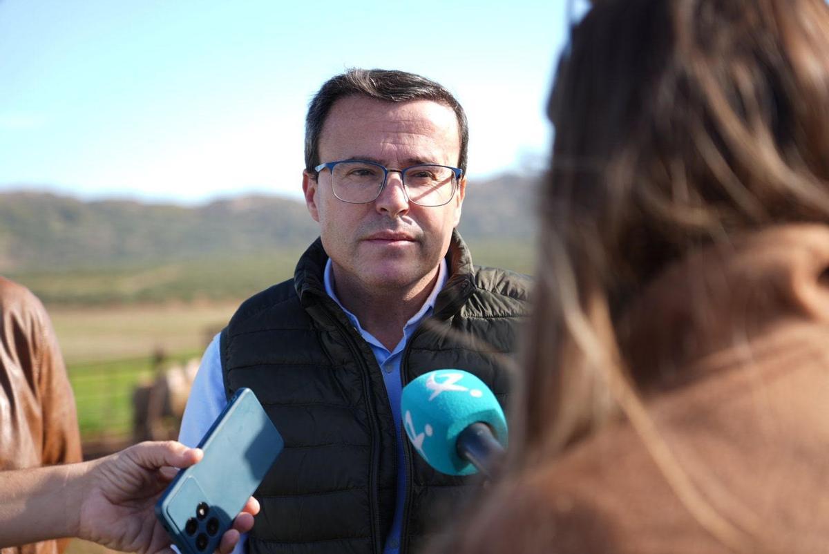 11/11/2024 El secretario general del PSOE de Extremadura, Miguel Ángel Gallardo, atiende a los medios de comunicación POLITICA ESPAÑA EUROPA EXTREMADURA PSOE DE EXTREMADURA