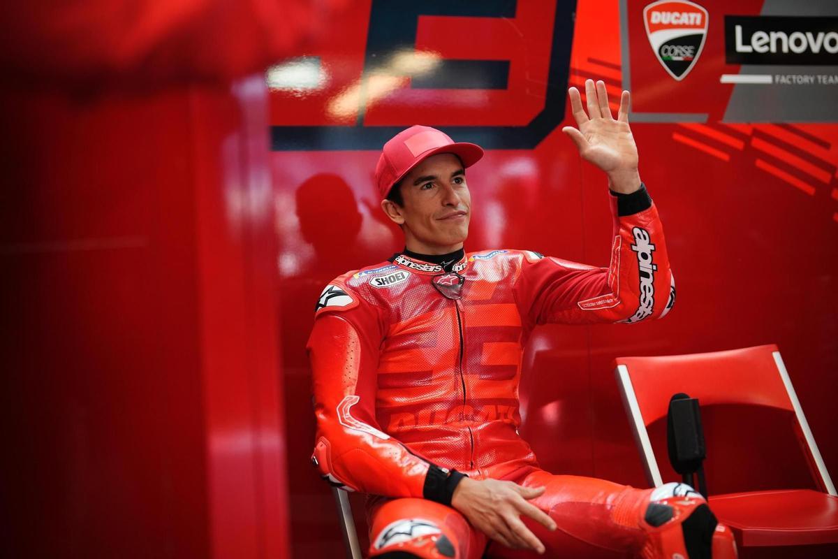 Marc Márquez, el pasado martes, en el 'boxe' del equipo Ducati Lenovo.