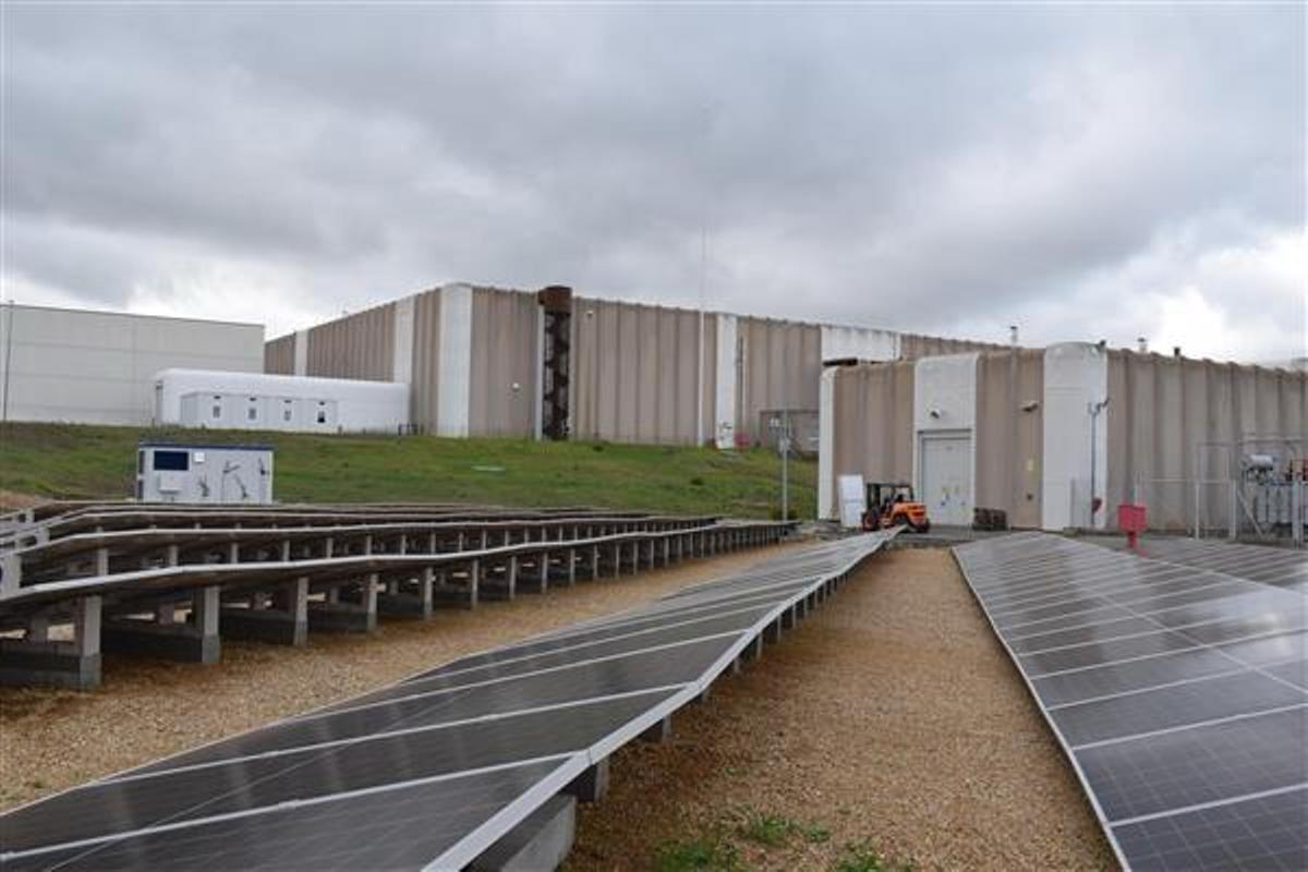 Planta fotovoltaica en la fábrica de combustible nuclear de Enusa en Juzbado, en Salamanca.