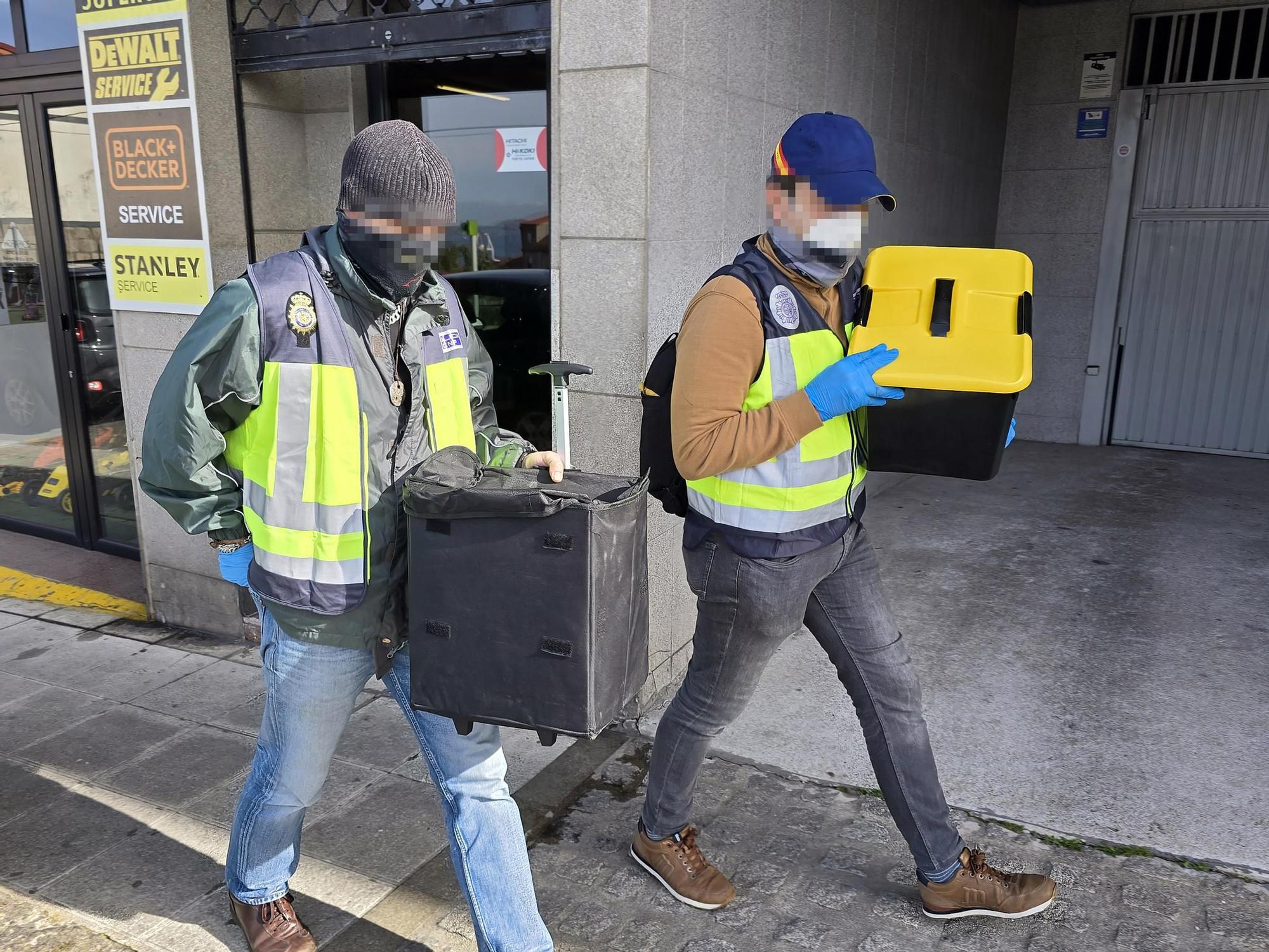 La Policía Nacional se moviliza en Teis en una operación antiodroga