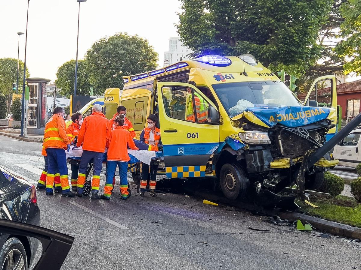 Estado en el que quedó la ambulancia tras el accidente.