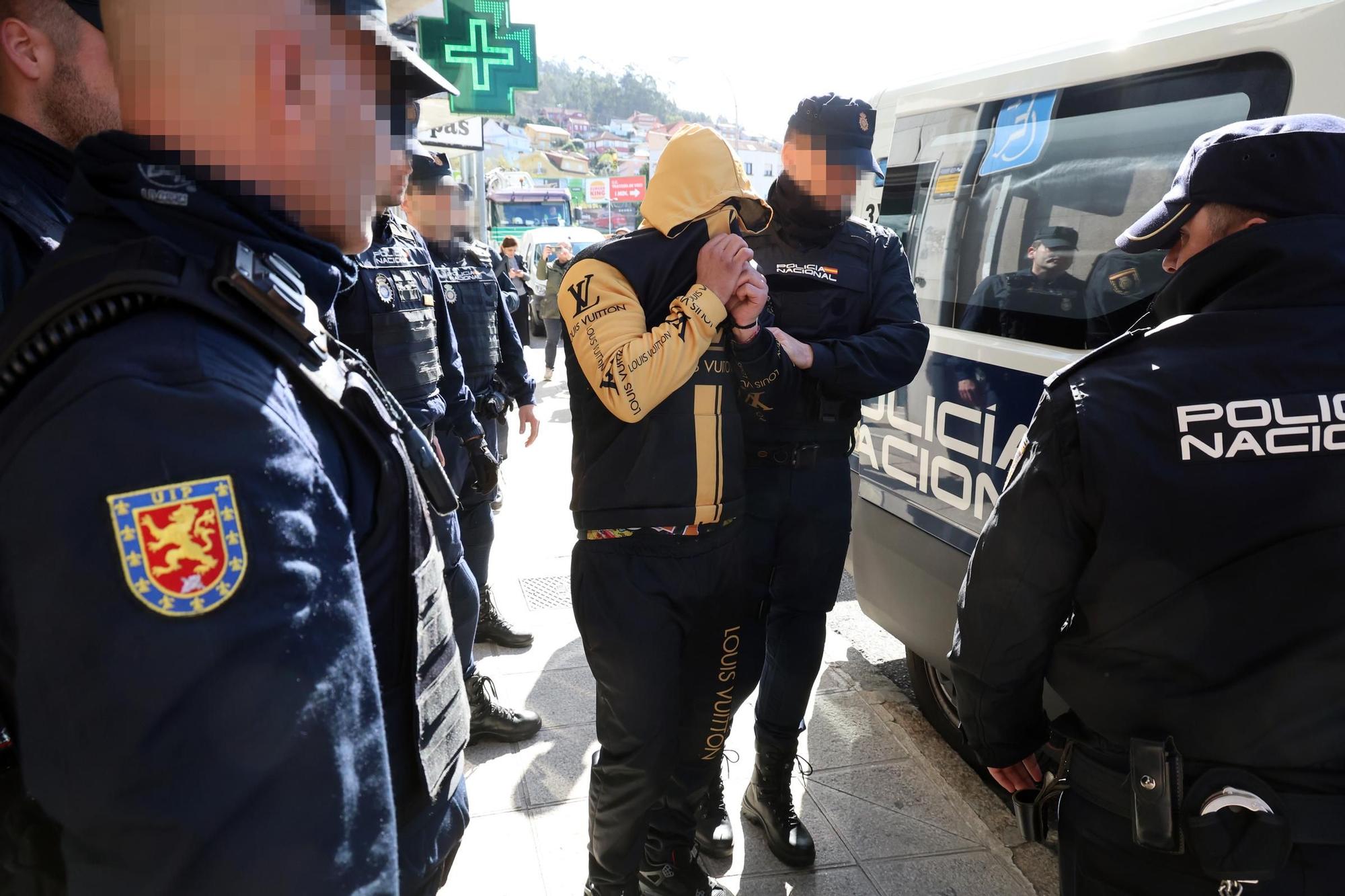 La Policía Nacional se moviliza en Teis en una operación antiodroga